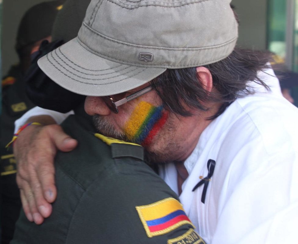 Cesar Lorduy asistió a marcha en solidaridad con la Policía Nacional de Colombia 11