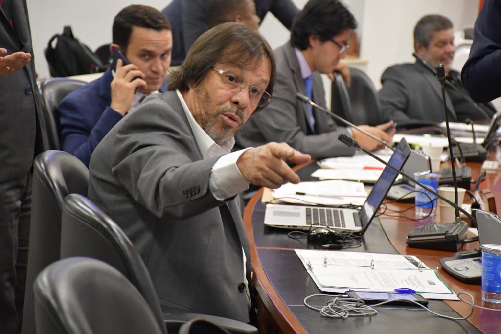 El debate entre Cesar Lorduy y el viceministro Londoño por la reforma constitucional 6