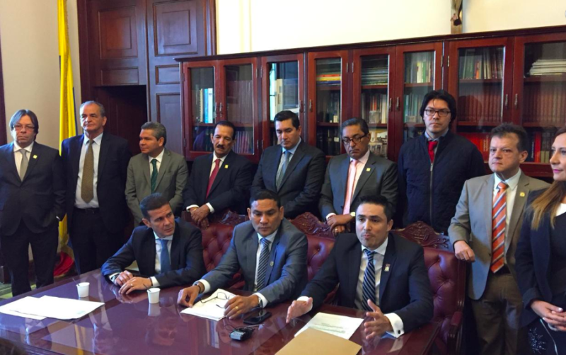Bancada de Cambio Radical busca acabar con la corrupción de las CARs 7
