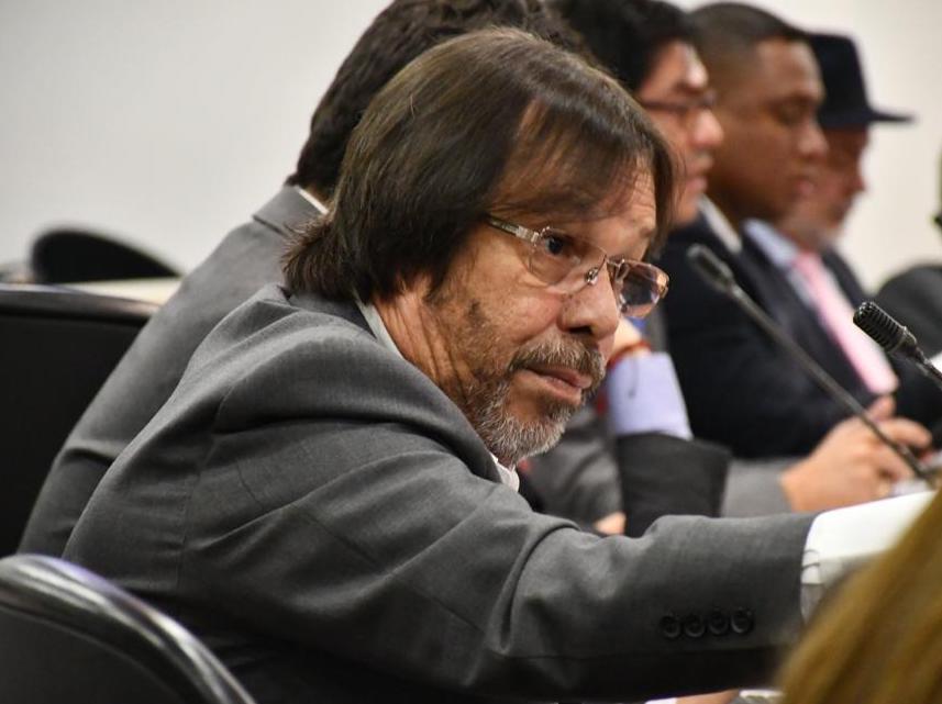 ‘Las leyes ahora se construyen en salones sociales, no en el Congreso‘: Cesar Lorduy 3