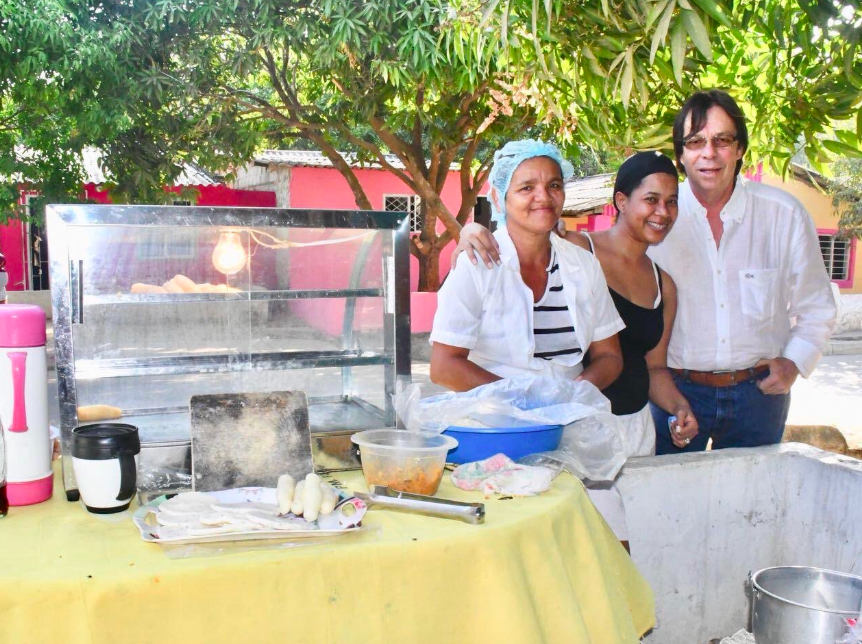 Más que ser objeto de sanción, los vendedores de empanadas son dignos de felicitación: Cesar Lorduy 2