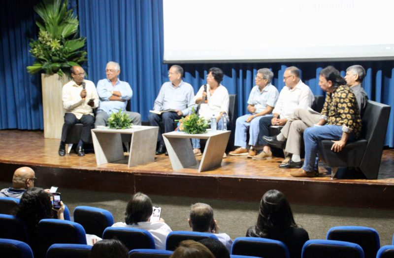 Lorduy modera conversatorio sobre retos del periodismo en el Caribe 4 Lorduy modera conversatorio sobre retos del periodismo en el Caribe 5