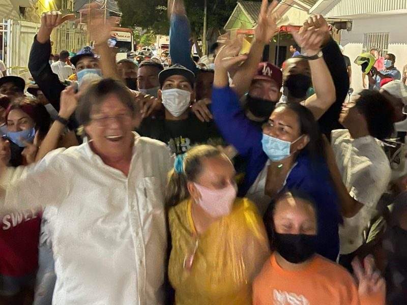 Cesar Lorduy y compartió desde el barrio Nueva Esperanza sus planes y proyectos para llegar al Congreso 2 Cesar Lorduy en reunión en el barrio Nueva Esperanza