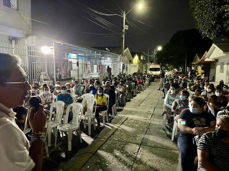 Cesar Lorduy y compartió desde el barrio Nueva Esperanza sus planes y proyectos para llegar al Congreso 3 Cesar Lorduy en reunión en el barrio Nueva Esperanza