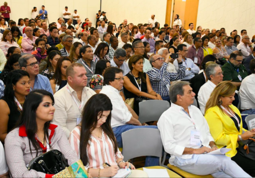 En Barranquilla, Lorduy asiste a foro por crisis regional de la salud 2